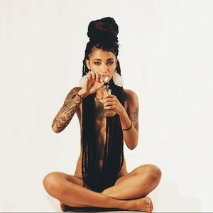 Meet your Posher, Nicole